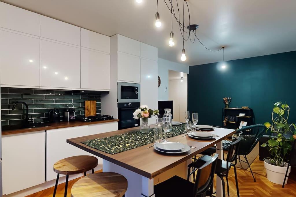 8 Personnes - 4 Rooms - 2 Salle De Bain - Metro 7 & 14 - Porte Italie - Private Car Park- Wifi Le Kremlin-Bicetre Luaran gambar