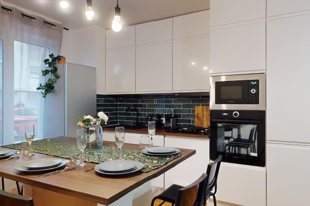 8 Personnes - 4 Rooms - 2 Salle De Bain - Metro 7 & 14 - Porte Italie - Private Car Park- Wifi Le Kremlin-Bicetre Luaran gambar