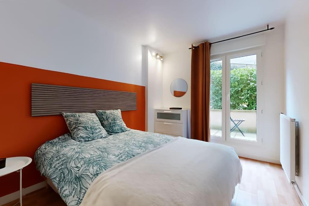 8 Personnes - 4 Rooms - 2 Salle De Bain - Metro 7 & 14 - Porte Italie - Private Car Park- Wifi Le Kremlin-Bicetre Luaran gambar